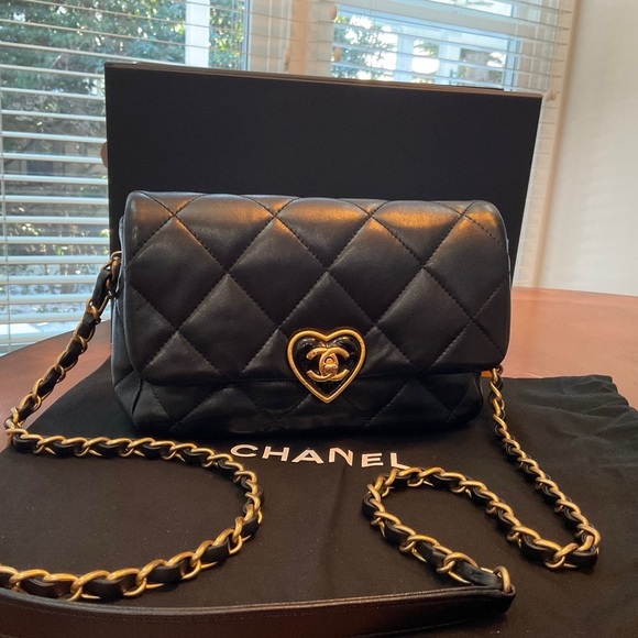 Chanel lambskin Black Quilted Crossbody with Gold Heart Accent AUTHENTIC - Picture 16 of 16